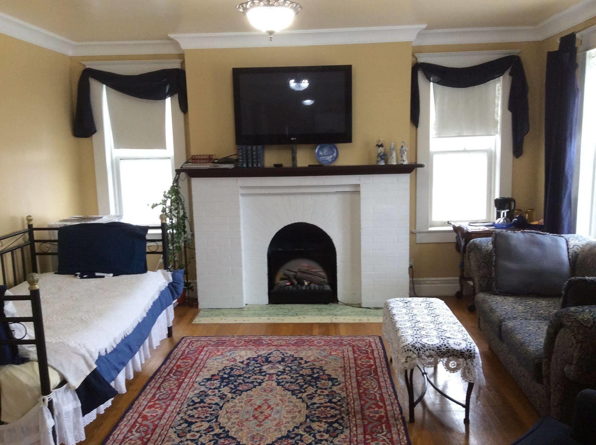 Wakamow Heights Bed And Breakfast Moose Jaw Exterior foto
