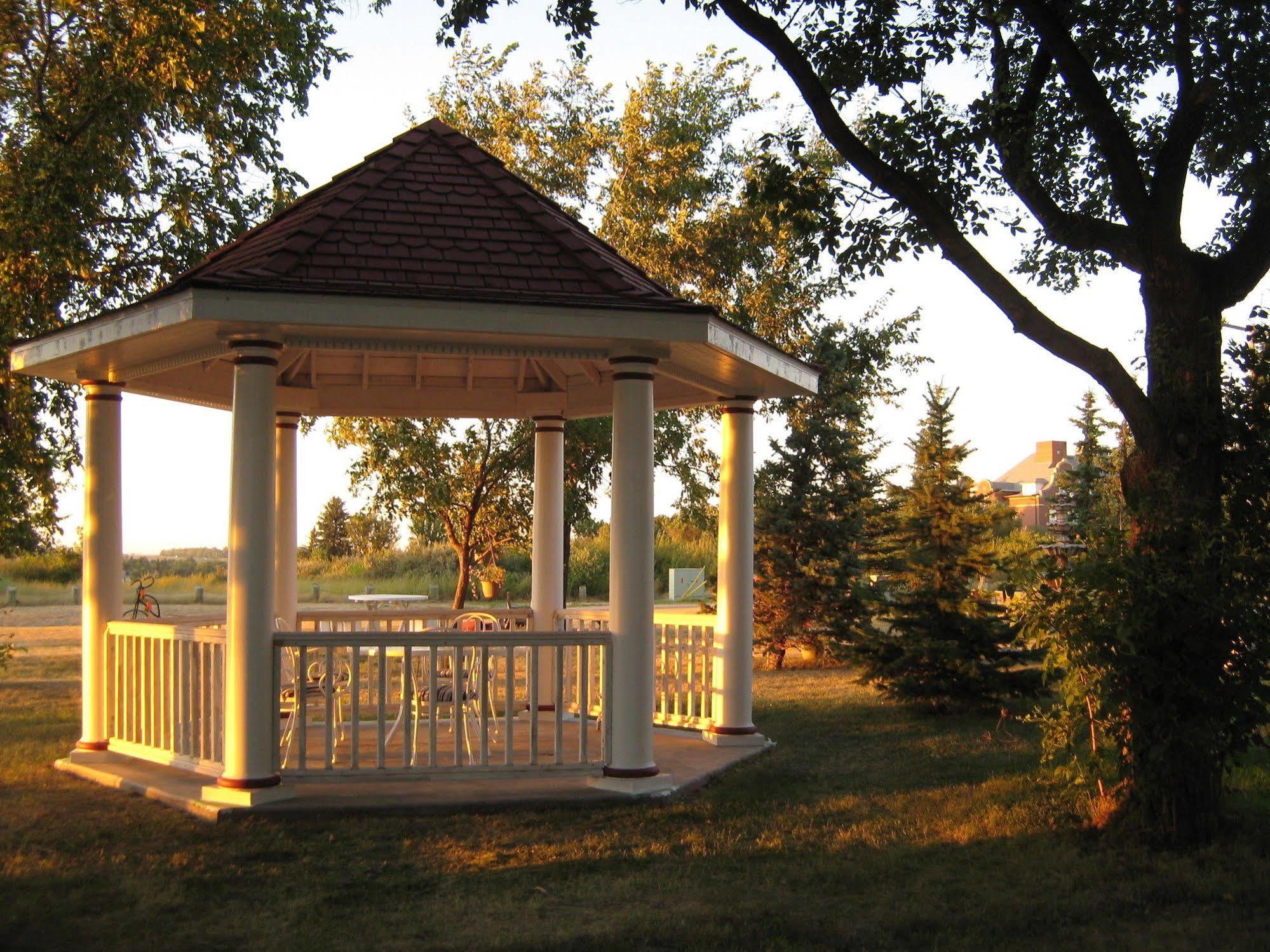 Wakamow Heights Bed And Breakfast Moose Jaw Exterior foto